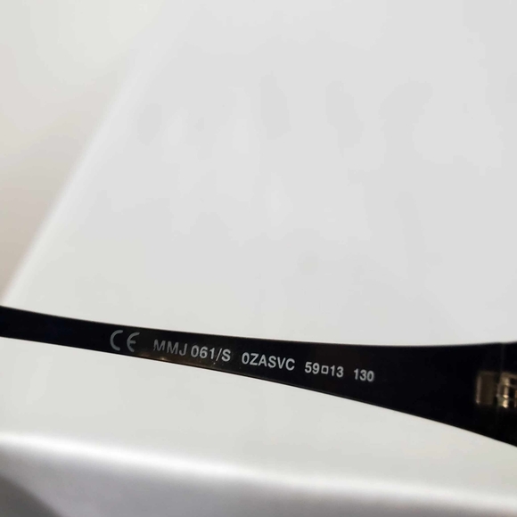 Authentic Marc by Marc Jacobs Chic Sunglasses With Box - Picture 8 of 12